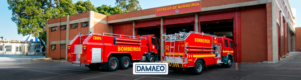 caminhão de bombeiro compacto vs. caminhão de bombeiro de grande porte